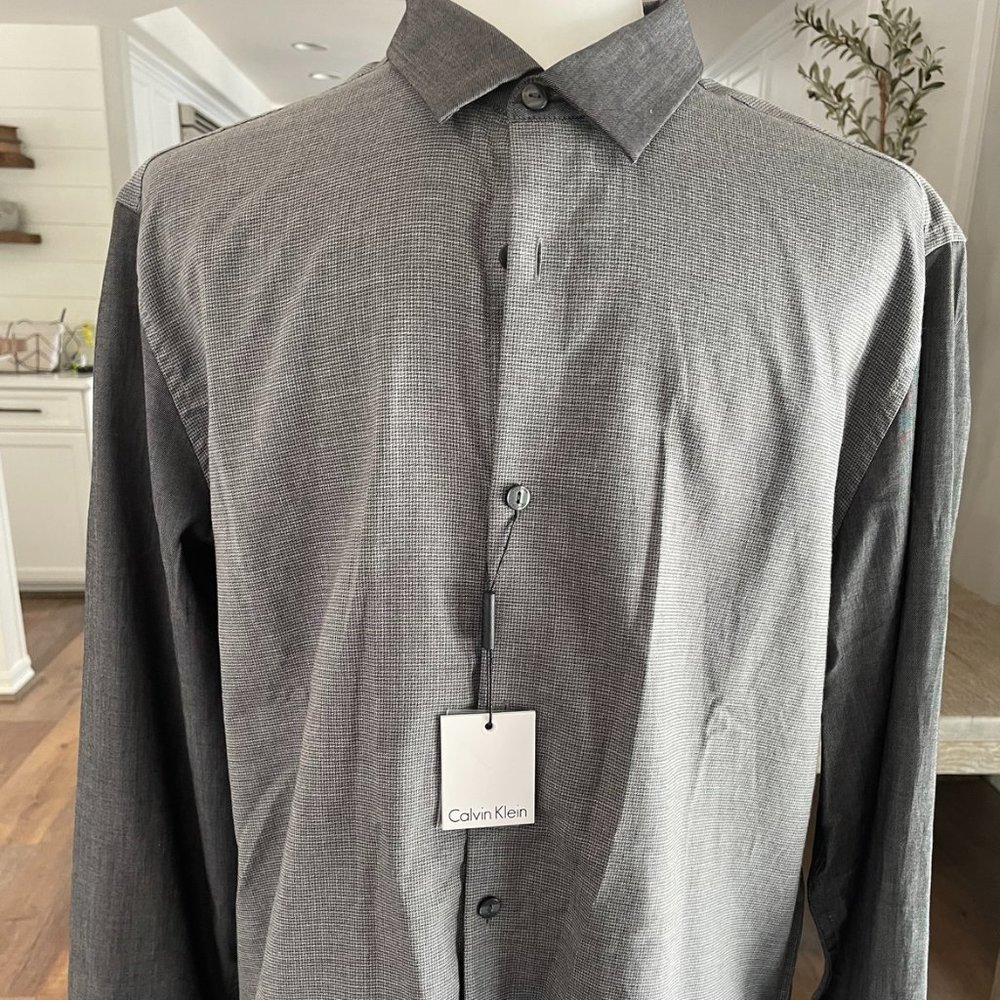 NWT - Calvin Klein Classic Fit Button Down Men's Gray Shirt - Size Med
